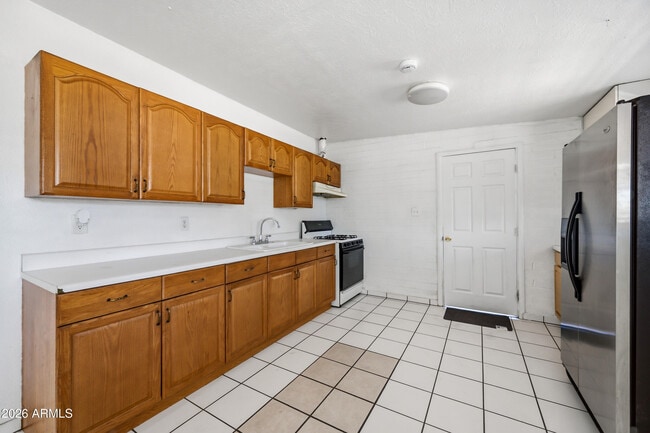 Building Photo - 3905 W Almeria Rd