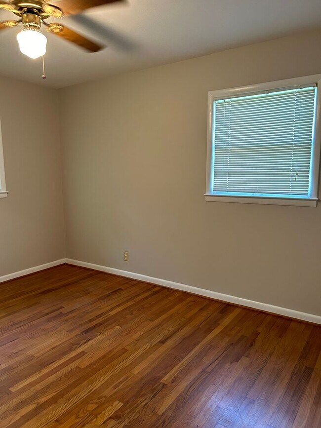 Building Photo - 1504 Cloverdale Road **MOVE IN SPECIAL**
