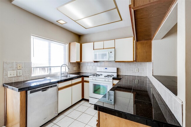 Building Photo - 2910 Grants Lake Blvd