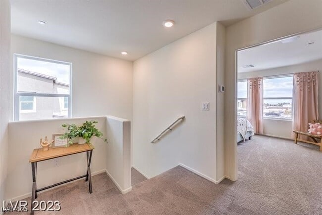 Building Photo - 9114 Hitmaker St