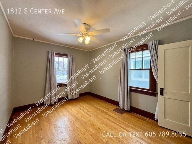 Building Photo - 1812 S Center Ave