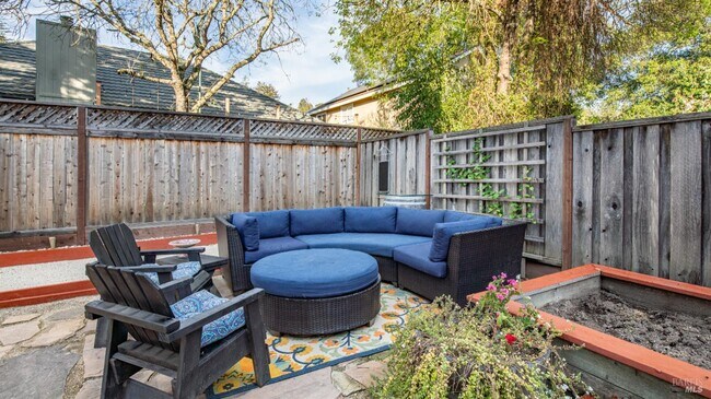 Building Photo - 5270 Arnica Way