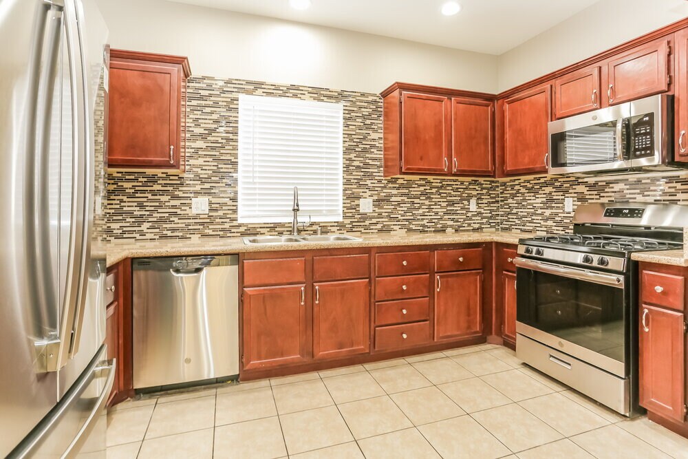 Building Photo - 1230 Maple Pines Ave