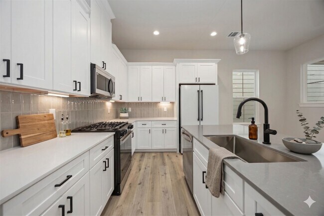Building Photo - 6110 De Campo St