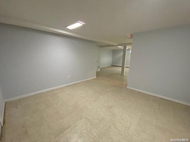 Building Photo - 60 Grist Mill Ln