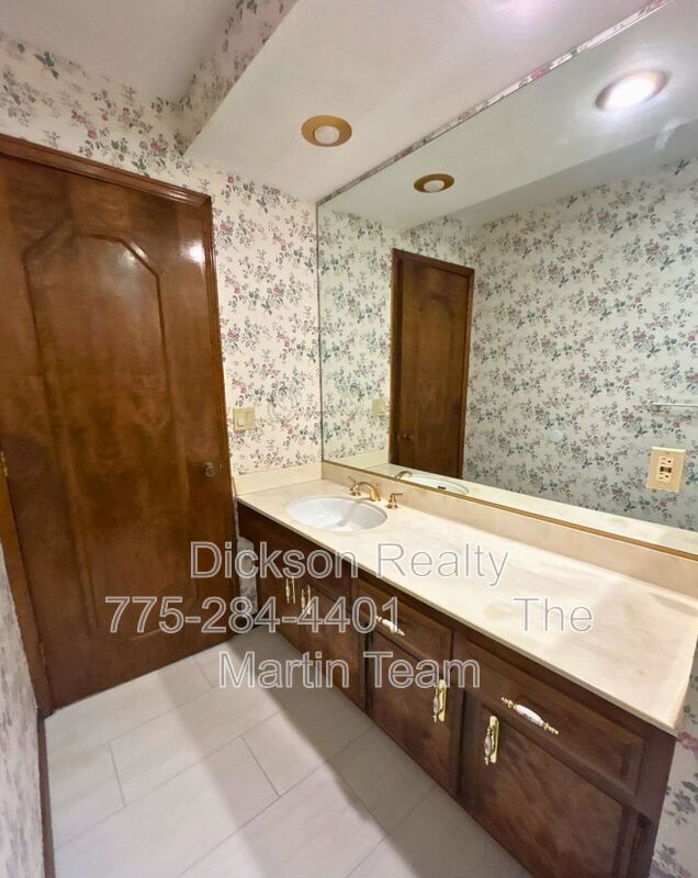 Building Photo - 2795 W Lake Ridge Shores