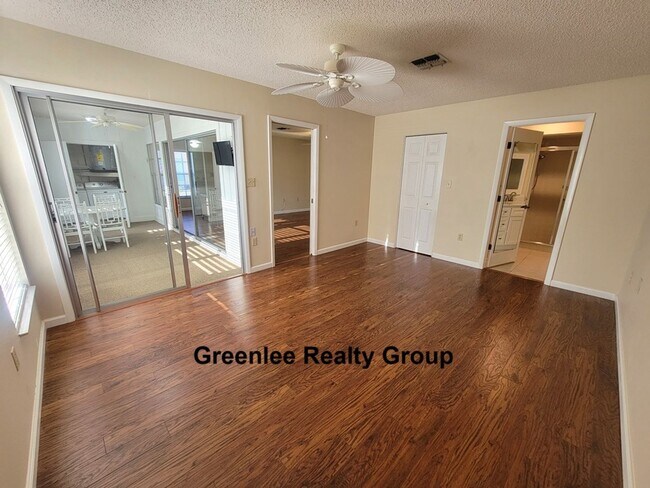 Building Photo - Beautiful 2 Bedroom / 2 Bathroom Waterfront End Unit in Heritage Lake (55+ Community)