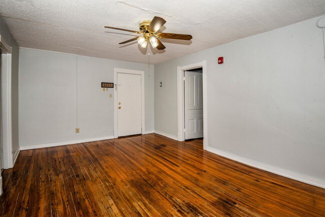 Building Photo - 706 Chickamauga Ave