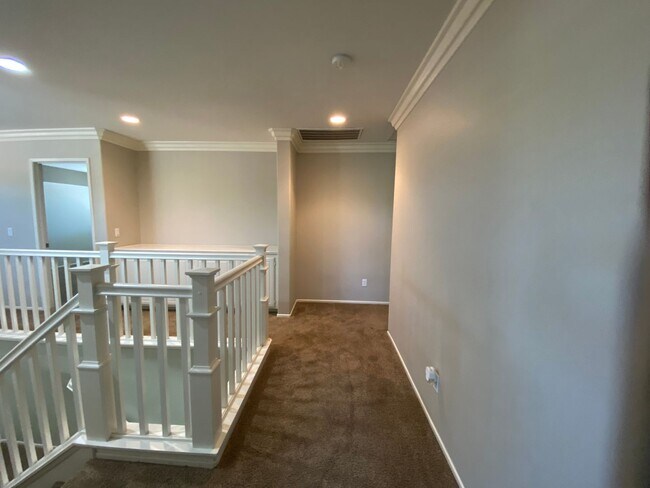 Building Photo - 28595 Autumn Ln
