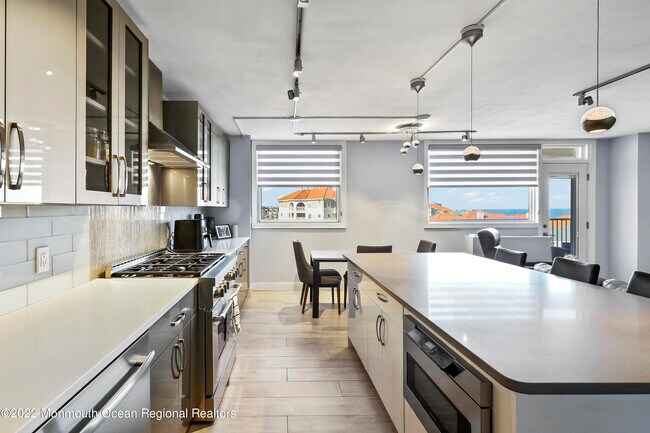 Building Photo - 675 Ocean Ave N