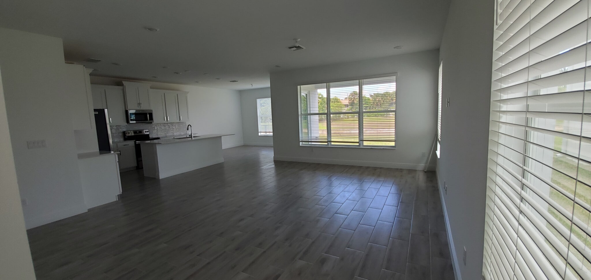 Building Photo - 4108 Veleiros Ave