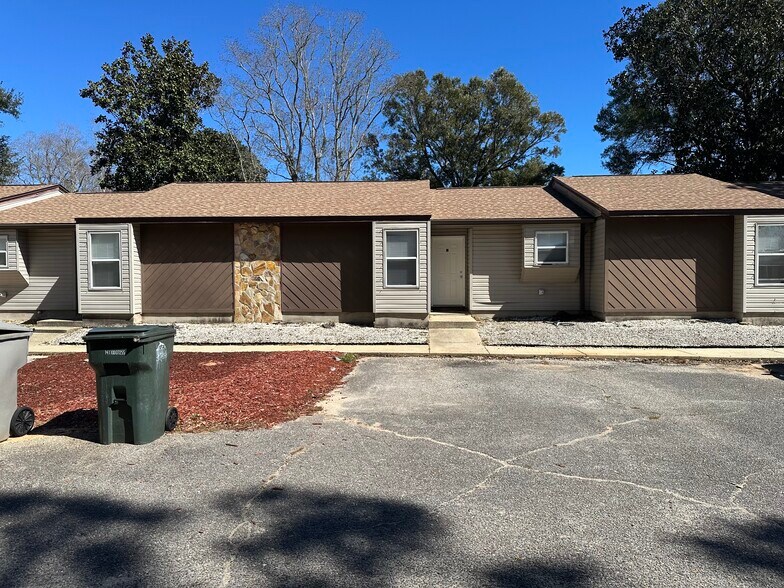 Front of Condo - 11620 Chemstrand Rd