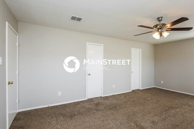 Building Photo - 4 Bedroom Pet-Friendly Home in Fort Worth,...