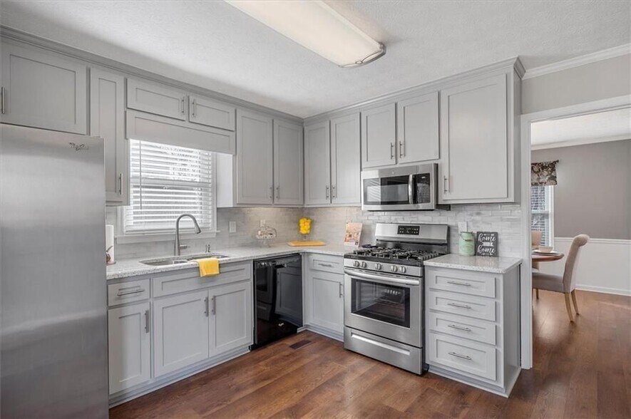 Building Photo - 4508 Pine Hill Terrace NE