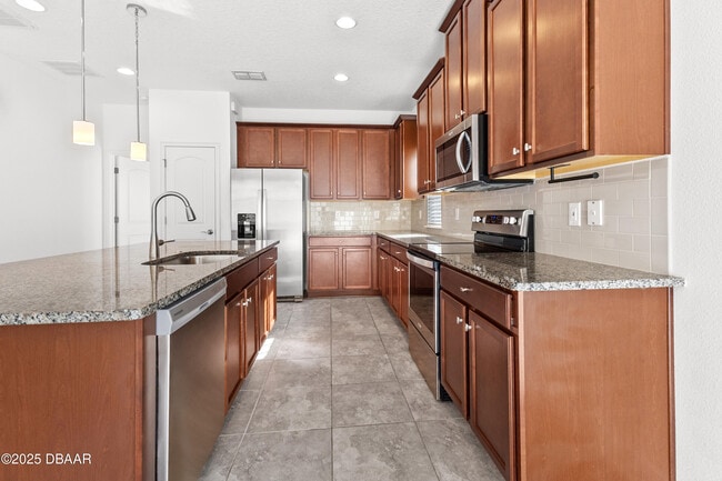 Building Photo - 5640 Estero Loop