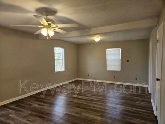 Building Photo - 119 2nd Ave