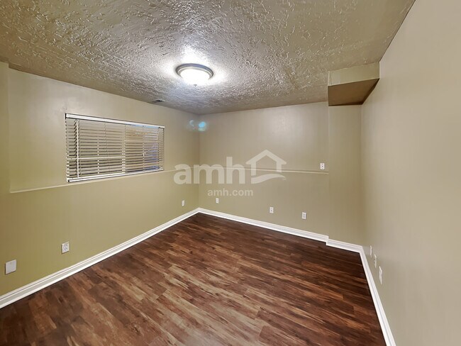 Building Photo - 948 W 1400 N