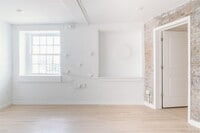 Building Photo - 155 River St