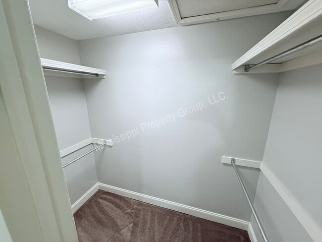 Building Photo - 3BR/3BA For Rent