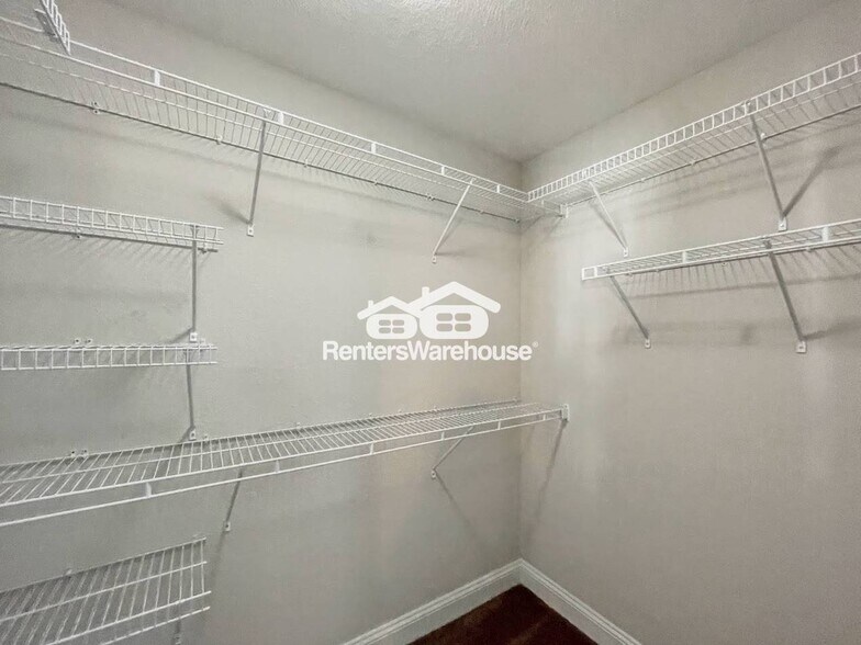 Building Photo - 105 Bedford Pl