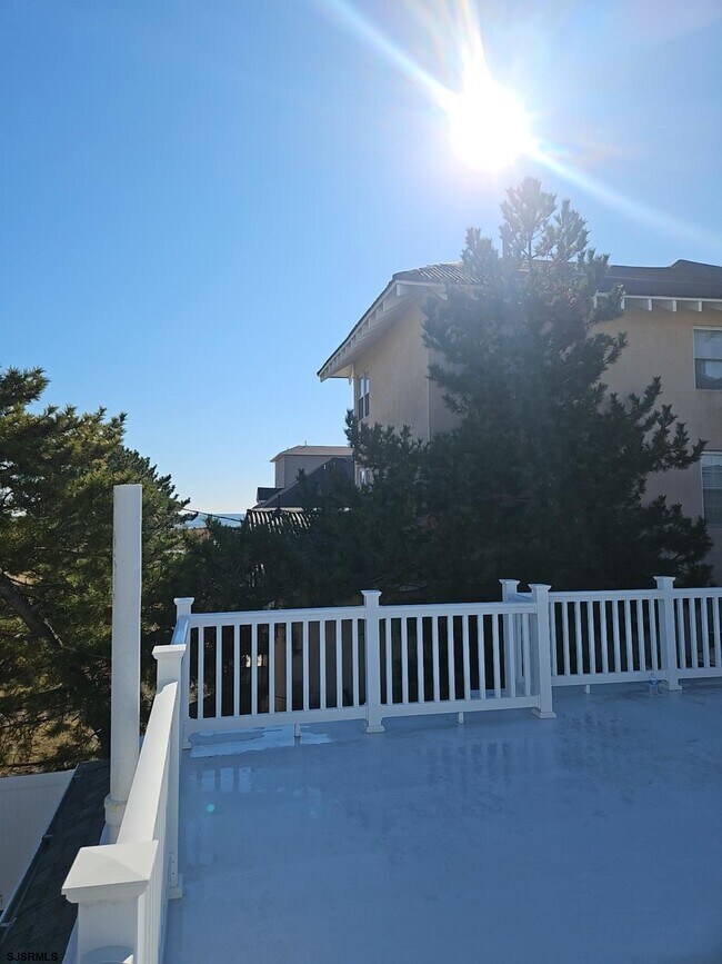 Building Photo - 107 S Dover Ave