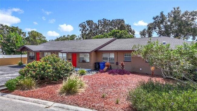 Building Photo - 222 Southeast Jefferson Cir N