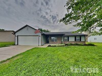 Building Photo - 1690 Fountain Lk Dr E