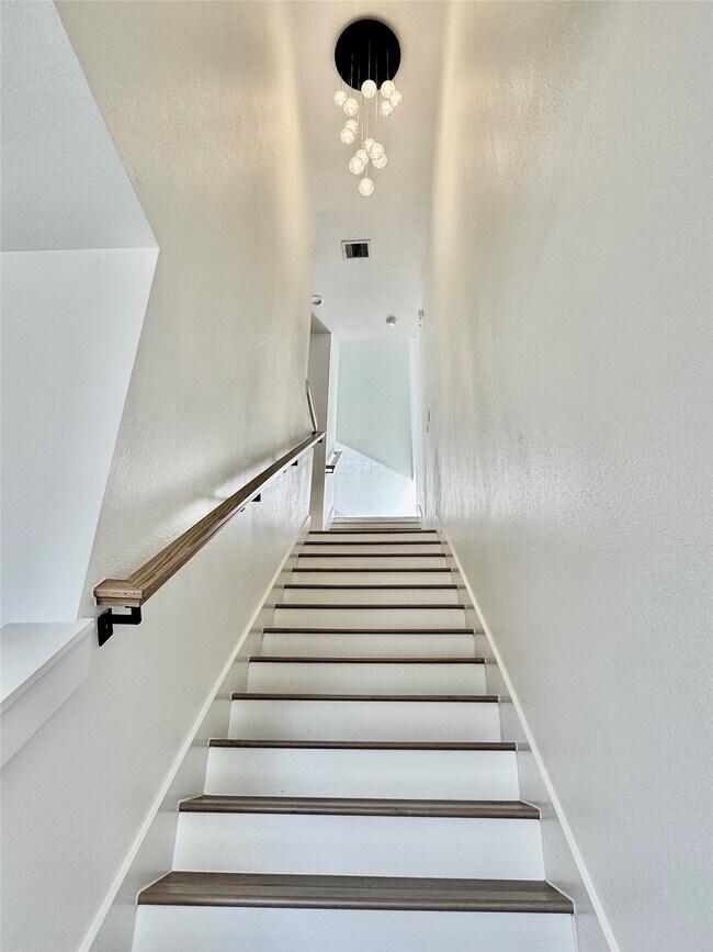 Building Photo - 4014 Hutchins St