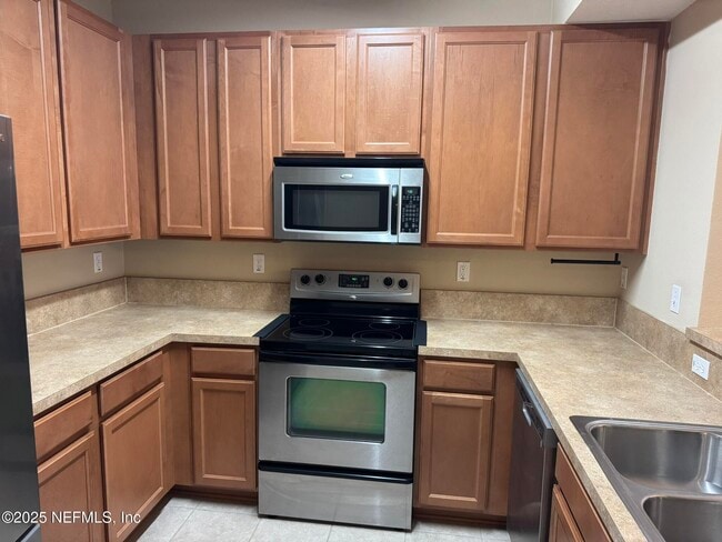 Building Photo - 575 Oakleaf Plantation Pkwy