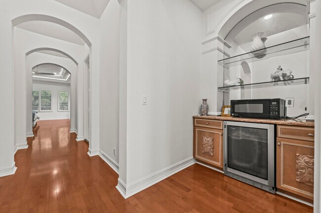 Building Photo - 17665 Middlebrook Way