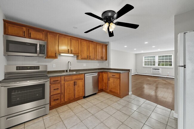 Building Photo - 10 Washington Park Dr