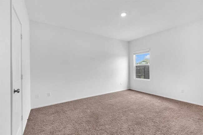 Building Photo - 219 George Neggan Ln