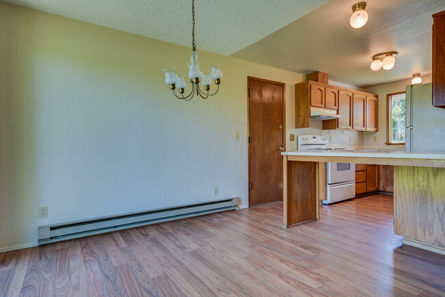 Building Photo - 3 Bedroom Rambler in heart of Coupeville