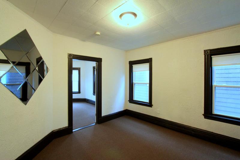 Building Photo - 53 Hinckley St