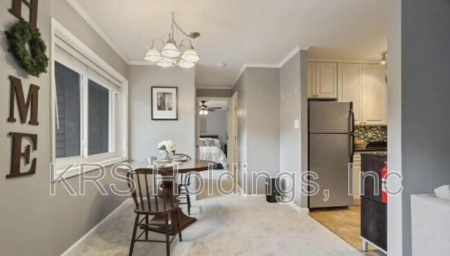 Building Photo - 1521 S George Mason Dr