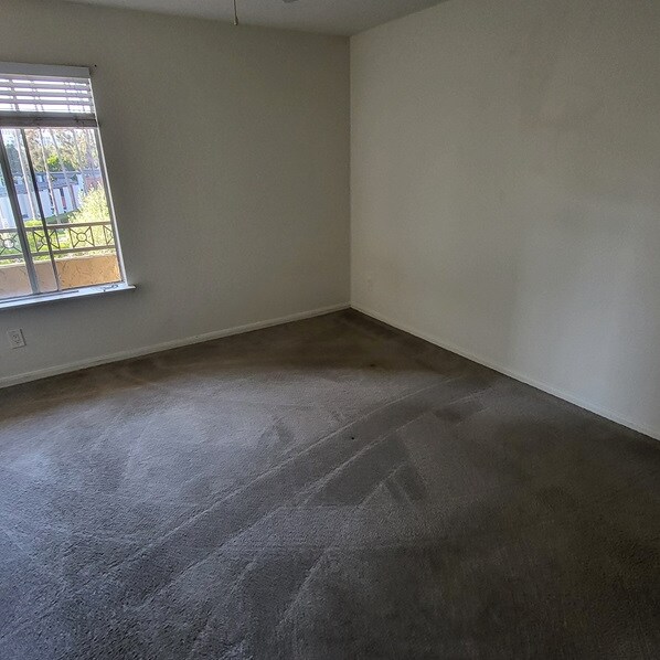 Building Photo - 3550 Lebon Dr