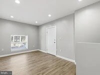 Building Photo - 2429 Barclay St