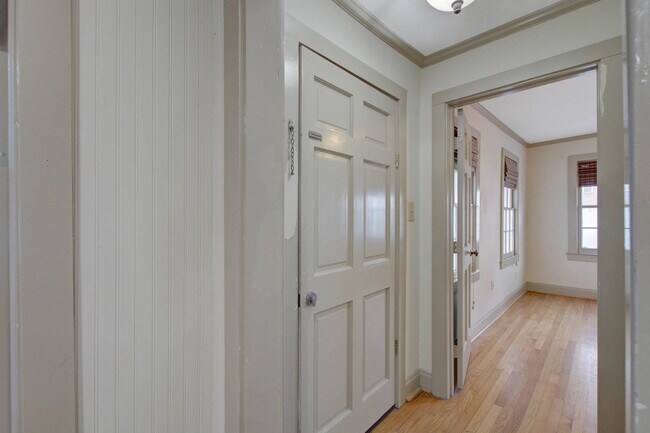 Building Photo - 38 Ashe St