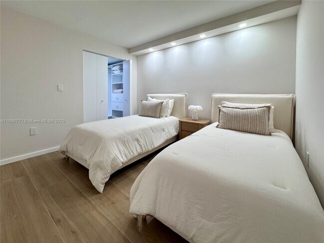 Building Photo - 10230 Collins Ave