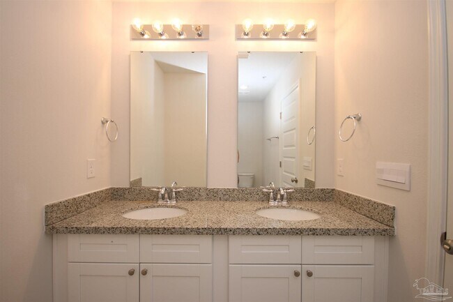 Building Photo - 8686 Meadow Flower Ln