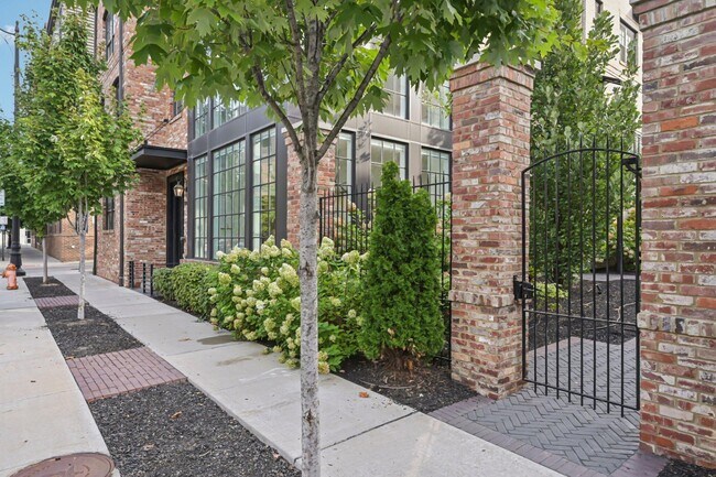 Building Photo - 100 Normandy Ave