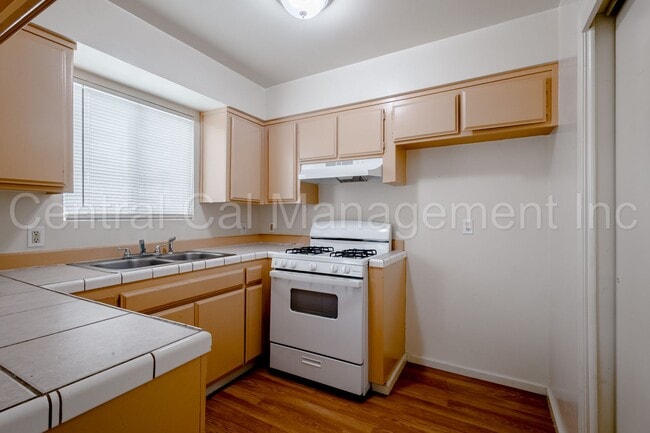 Building Photo - 808 Pershing St