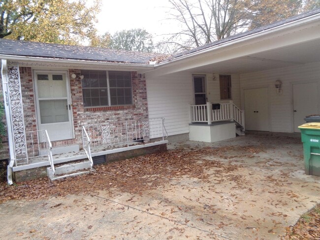 Building Photo - 9209 Clover Hl Rd