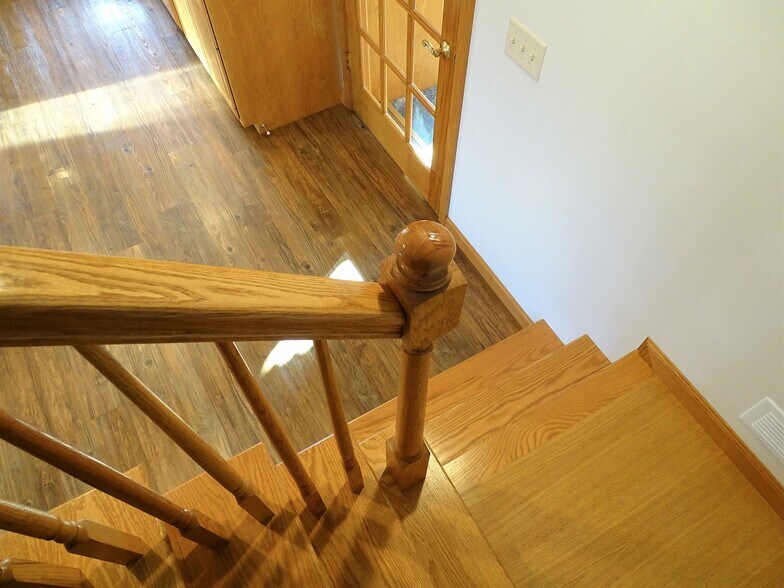 Building Photo - 454 Race Rd