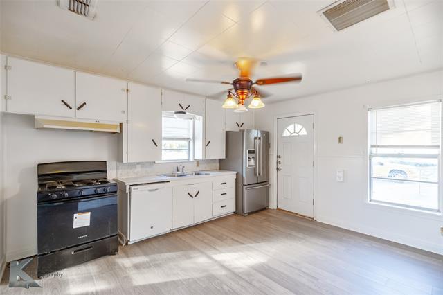 Building Photo - 301 S Mockingbird Ln