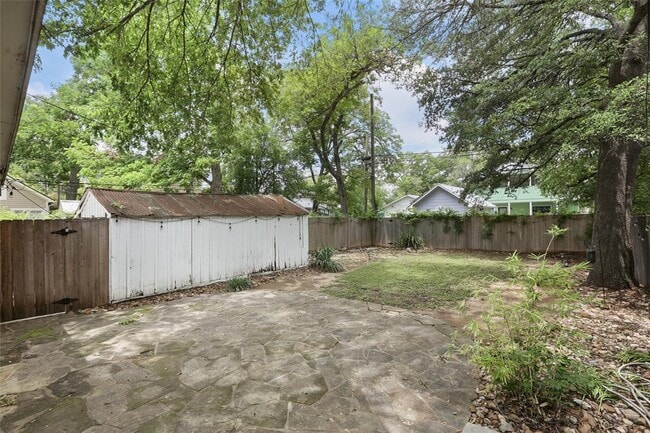 Building Photo - 4404 Avenue C