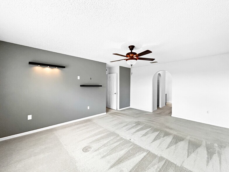 Building Photo - 1035 Ronlin St