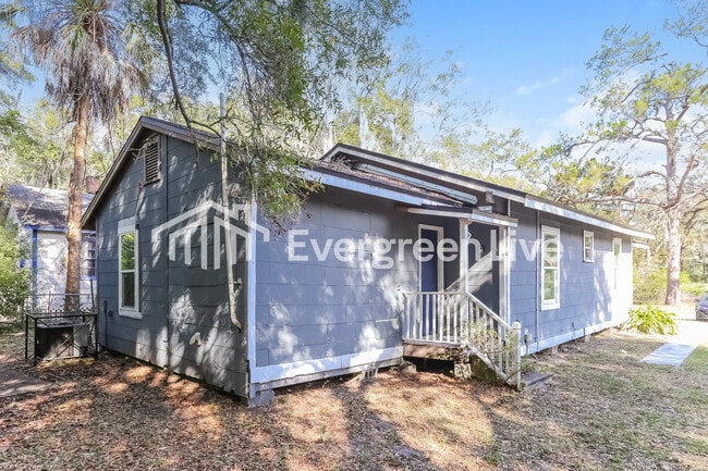 Building Photo - 808 Westbrook Rd