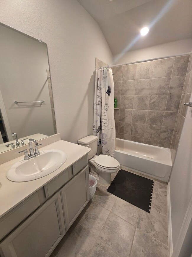 Building Photo - Fantastic in Fate!