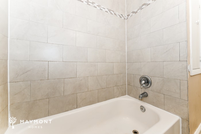 Building Photo - 4932 Tallyho Ave